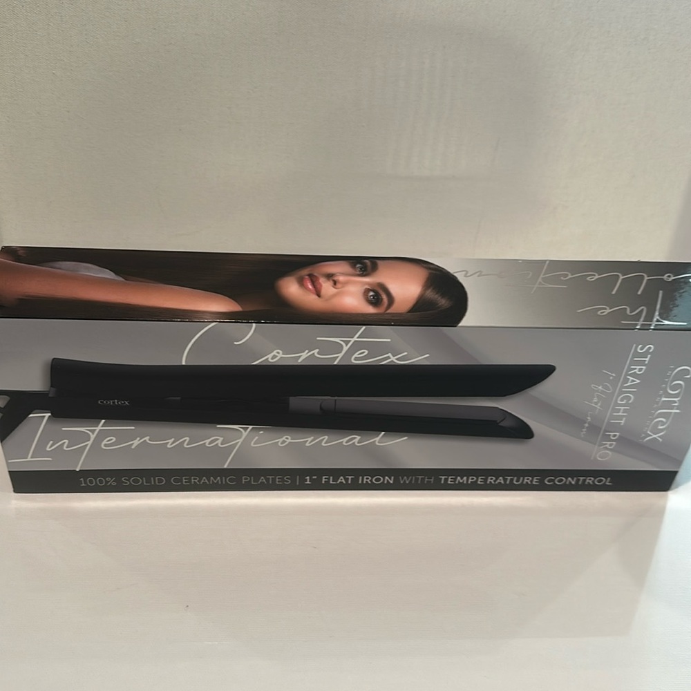 NIB Cortex International  100% Solid Ceramic Playes 1” Flat Iron w/temp control.